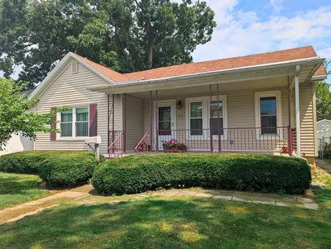 717 S Monroe St, Streator, IL 61364
