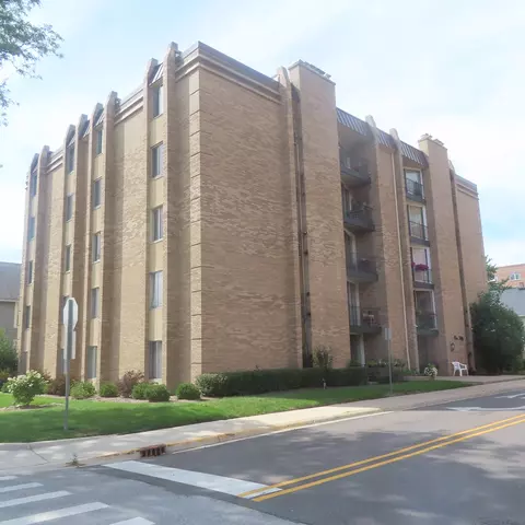 550 Ida St #2NW, Des Plaines, IL 60016