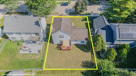 1111 Clover Hill Ln, Elgin, IL 60120 photo 26