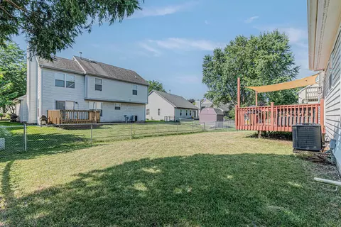 1111 Clover Hill Ln, Elgin, IL 60120 photo 24