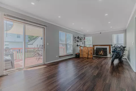 1111 Clover Hill Ln, Elgin, IL 60120 photo 8