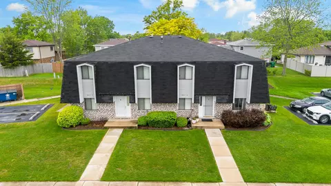 8517 Steven Pl, Tinley Park, IL 60477