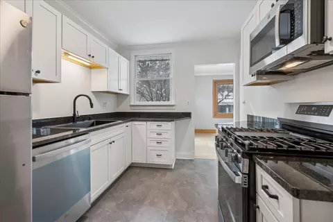 401 E Tower Dr, Tower Lakes, IL 60010 photo 5