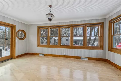 401 E Tower Dr, Tower Lakes, IL 60010 photo 9