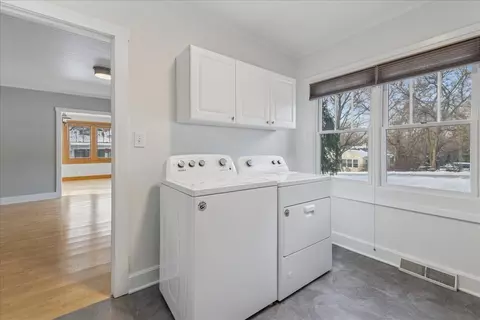 401 E Tower Dr, Tower Lakes, IL 60010 photo 16