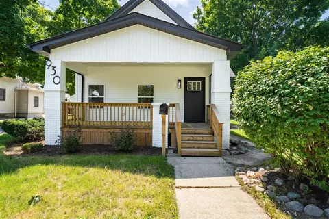 930 W Macarthur Ave, Bloomington, IL 61701 photo 4