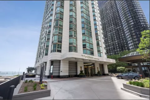 195 N Harbor Dr #4305, Chicago, IL 60601