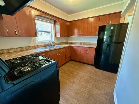 Kitchen - 653 Elgin Ave, Elgin, IL 60120 photo 1 of 2