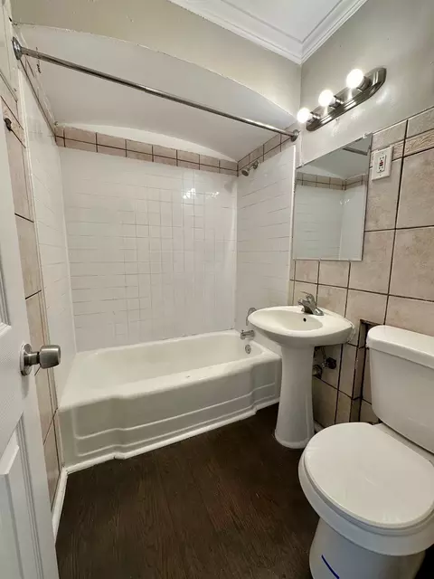 Bath - 653 Elgin Ave, Elgin, IL 60120 photo 1 of 1