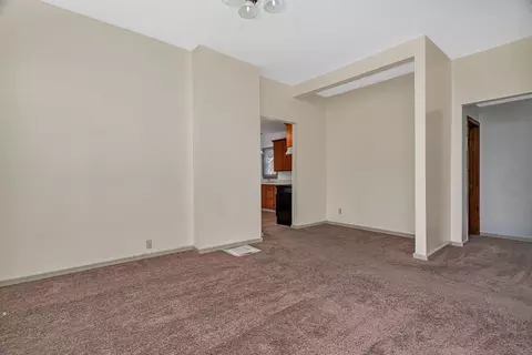Living - 304306 E Main St, Ottawa, IL 61350 photo 2 of 8