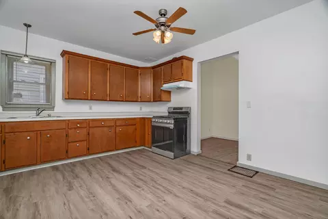 Kitchen - 304306 E Main St, Ottawa, IL 61350 photo 2 of 5