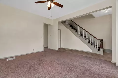 Living - 304306 E Main St, Ottawa, IL 61350 photo 5 of 8