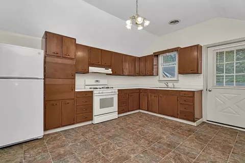 Kitchen - 304306 E Main St, Ottawa, IL 61350 photo 5 of 5