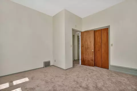 Bedroom - 304306 E Main St, Ottawa, IL 61350 photo 4 of 6