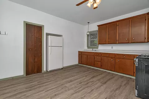 Kitchen - 304306 E Main St, Ottawa, IL 61350 photo 1 of 5