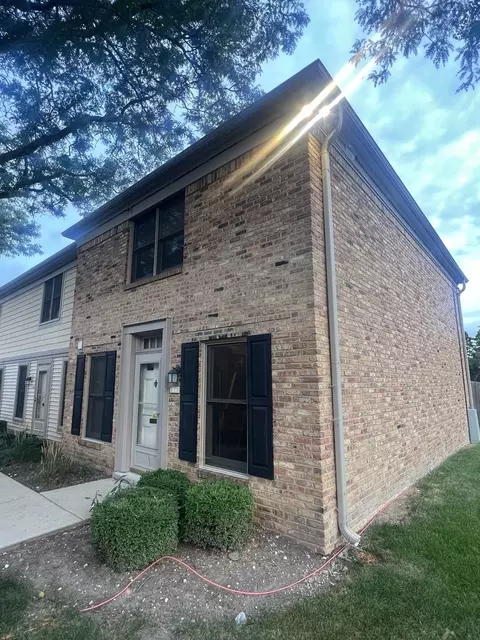 1845 Bristol Walk Ave, Hoffman Estates, IL 60169