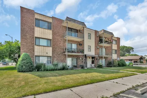 5724 111th St #3A, Chicago Ridge, IL 60415