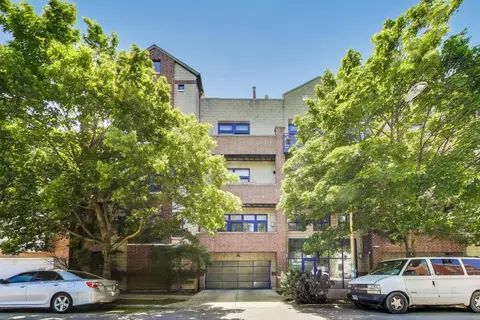 2251 W Saint Paul Ave #2D, Chicago, IL 60647