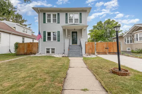 1057 Hollywood Ave, Des Plaines, IL 60016