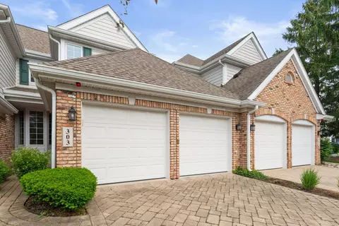 303 Reserve Cir, Clarendon Hills, IL 60514