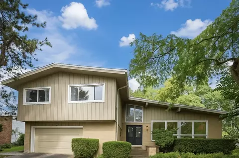 277 Charal Ln, Highland Park, IL 60035