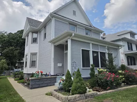 553 S Greenwood Ave, Kankakee, IL 60901