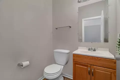 Bath - 838 Daniel Dr, Minooka, IL 60447 photo 1 of 4