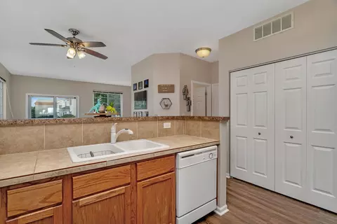 Kitchen - 838 Daniel Dr, Minooka, IL 60447 photo 4 of 5