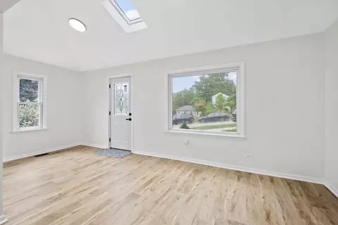 Living - 319 E 8th St, Lockport, IL 60441 photo 1 of 4