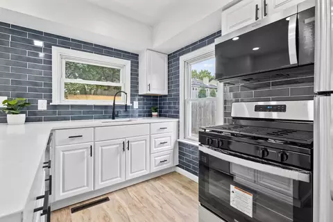 Kitchen - 319 E 8th St, Lockport, IL 60441 photo 4 of 4