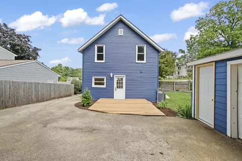 Exterior - 319 E 8th St, Lockport, IL 60441 photo 3 of 5
