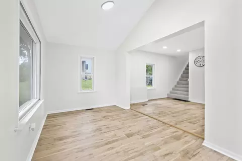 Living - 319 E 8th St, Lockport, IL 60441 photo 2 of 4