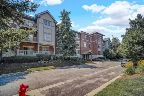 Exterior - 275 E Railroad Ave #205, Bartlett, IL 60103 photo 3 of 3
