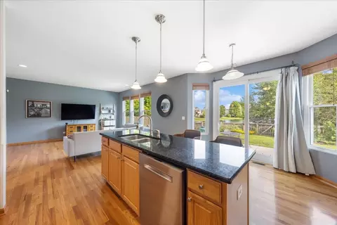 5107 Pontigo Glen Dr, Plainfield, IL 60586 photo 2