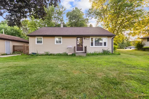 3404 Clover Ln, Zion, IL 60099