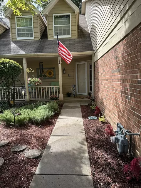 Exterior - 514 Shagbark Dr, Elgin, IL 60123 photo 4 of 7