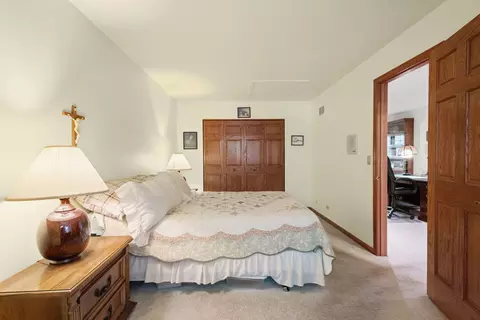 Bedroom - 514 Shagbark Dr, Elgin, IL 60123 photo 3 of 4