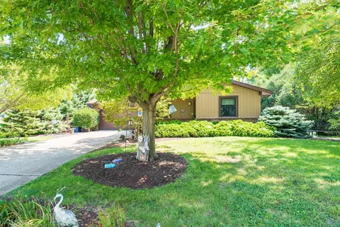 1214 N Kennedy Dr, Pontiac, IL 61764