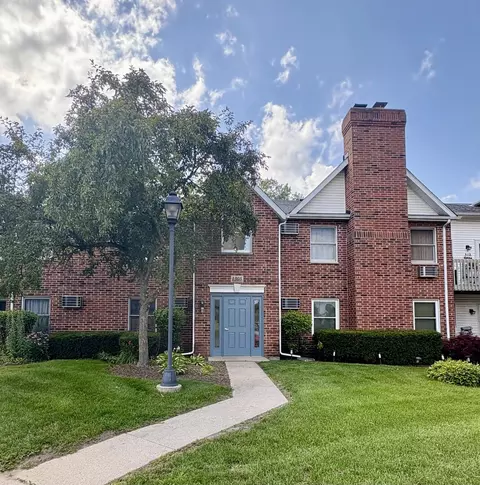 1305 Cunat Ct #2B, Lake In The Hills, IL 60156