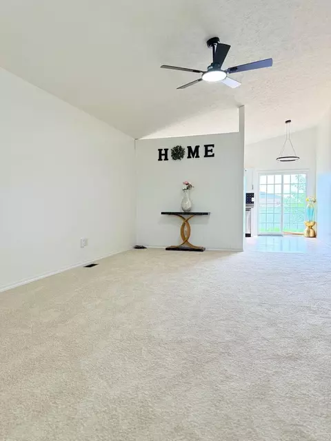 1111 Rader Run, Bloomington, IL 61704 photo 7