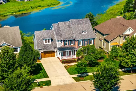 111 Goldenrod Dr, Sugar Grove, IL 60554