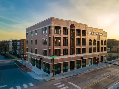 4704 S St Lawrence Ave #4W, Chicago, IL 60615