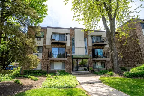 1463 N Winslowe Dr #102, Palatine, IL 60074