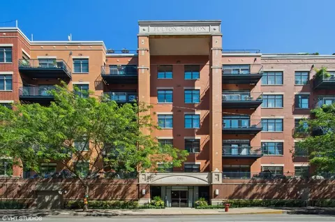 550 W Fulton St #602, Chicago, IL 60661