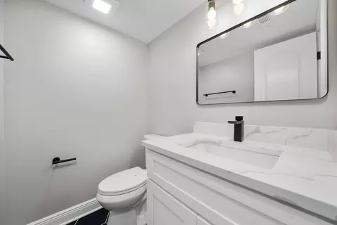Bath - 1494 Elder Dr, Aurora, IL 60506 photo 3 of 3