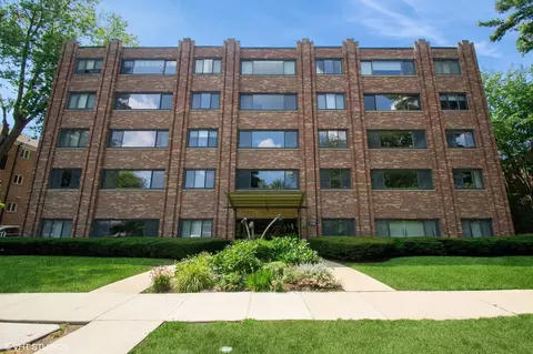 2300 Sherman Ave #2D, Evanston, IL 60201