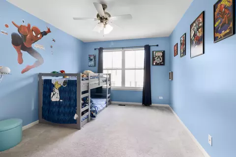 Bedroom - 433 Acushnet St, Elgin, IL 60124 photo 3 of 4