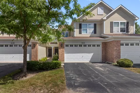 433 Acushnet St, Elgin, IL 60124