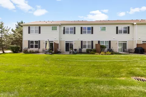 Exterior - 433 Acushnet St, Elgin, IL 60124 photo 4 of 5