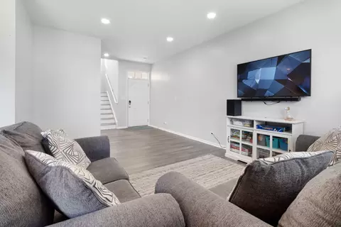 Living - 433 Acushnet St, Elgin, IL 60124 photo 2 of 2